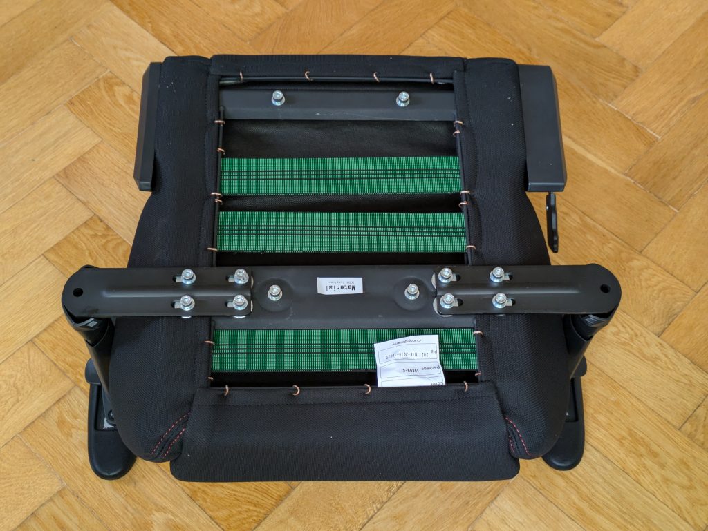 Sitzfläche des Robas Lund DX Racer 1.2 FD01 Bürostuhls von unten