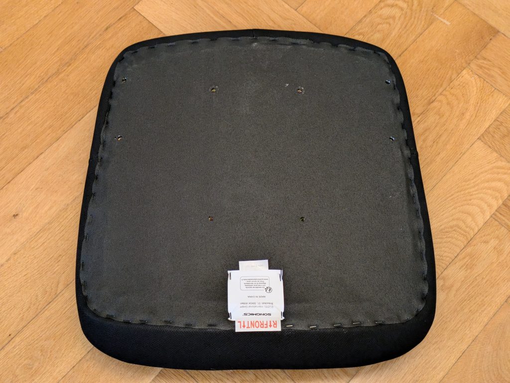 Sitzfläche des SONGMICS OBN047B01 Bürostuhls von unten