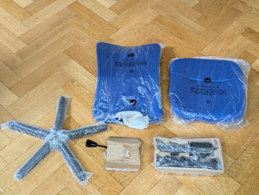 SixBros. H-298F2065 Bürostuhl verpackt