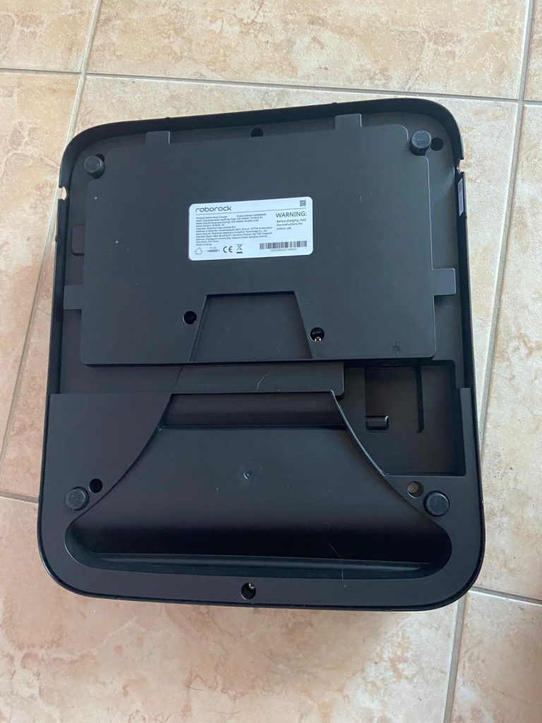 Station des Roborock Flexi Pro Saugwischers von unten