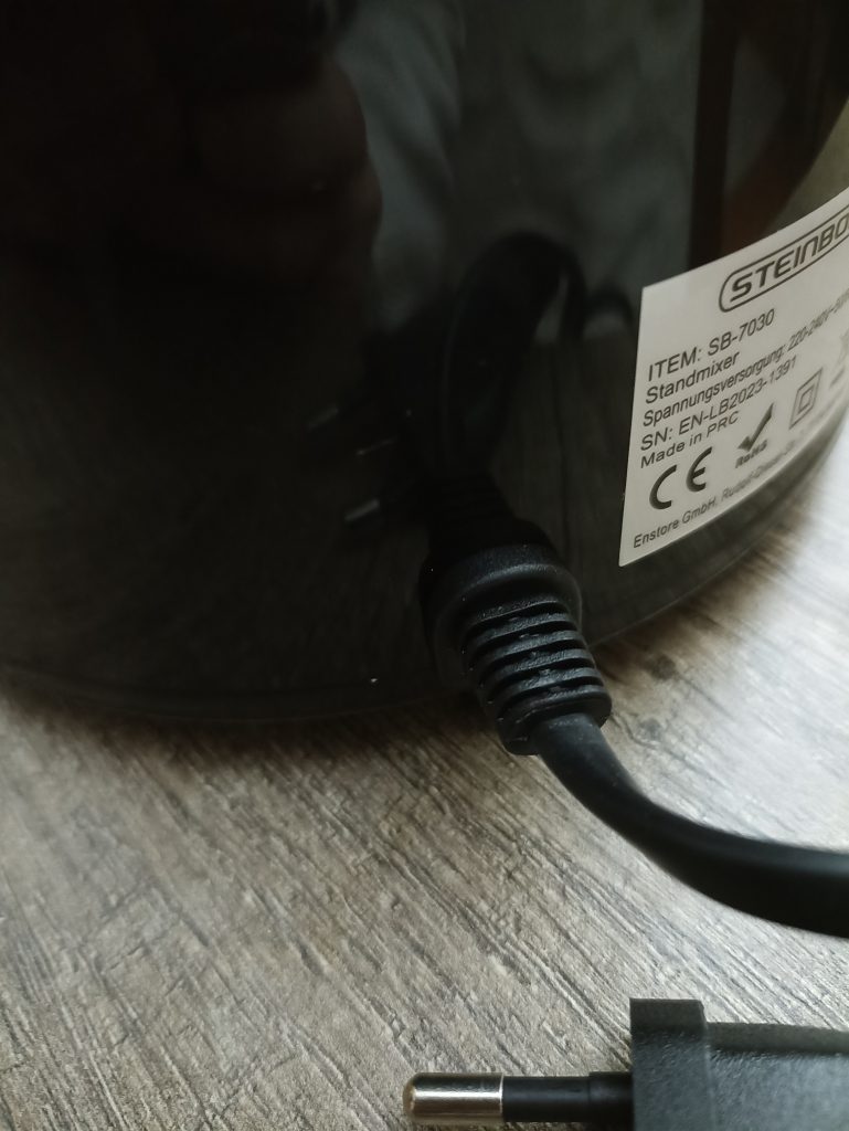 Steinborg SB-7030 Standmixer, Kabelausgang