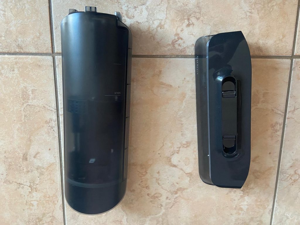 Tanks der Roborock Flexi Pro Saugwischers von vorne