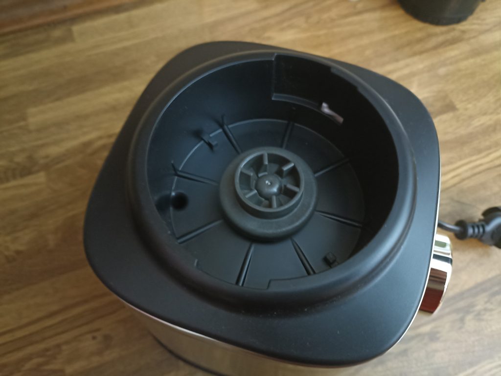 Tefal PerfectMix+ BL82AD Standmixer, Motorbasis Oberseite, Aufnahme