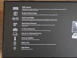 Verpackung der Keychron Q5 MAX Tastatur von hinten in der Nahansicht