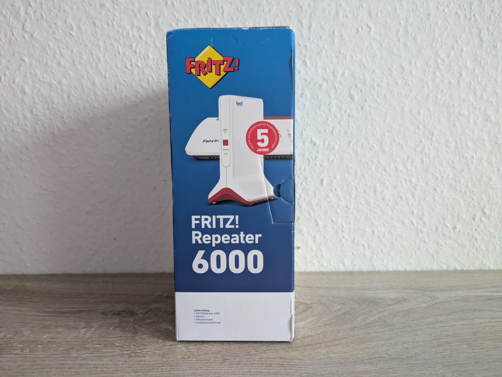 Verpackung des AVM FRITZ!Repeater 6000 WLAN-Repeaters von Links