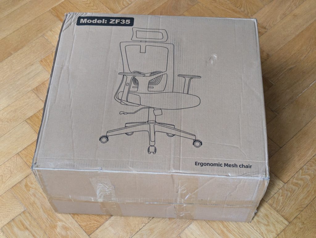 Verpackung des Daccormax DAZ ZF35 Bürostuhls von hinten