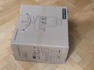 Verpackung des Daccormax DAZ ZF35 Bürostuhls von links