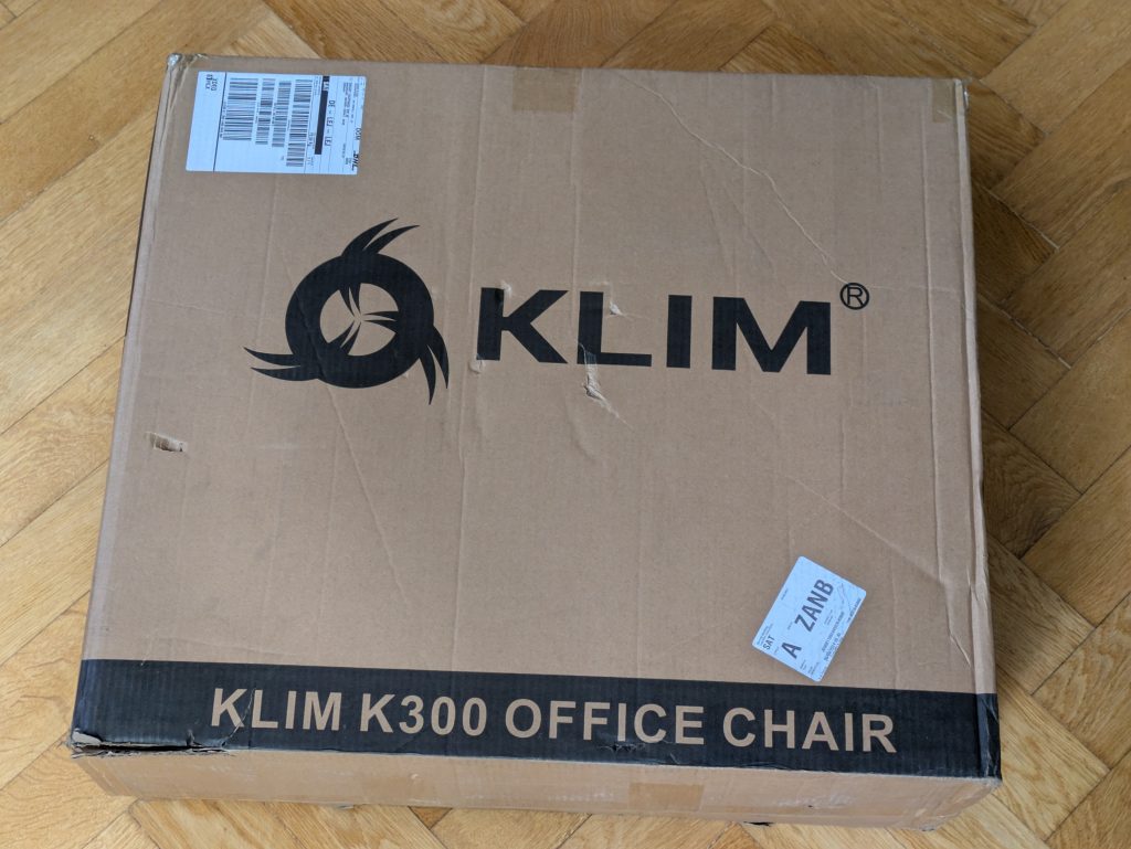 Verpackung des KLIM K300 Bürostuhls von vorne