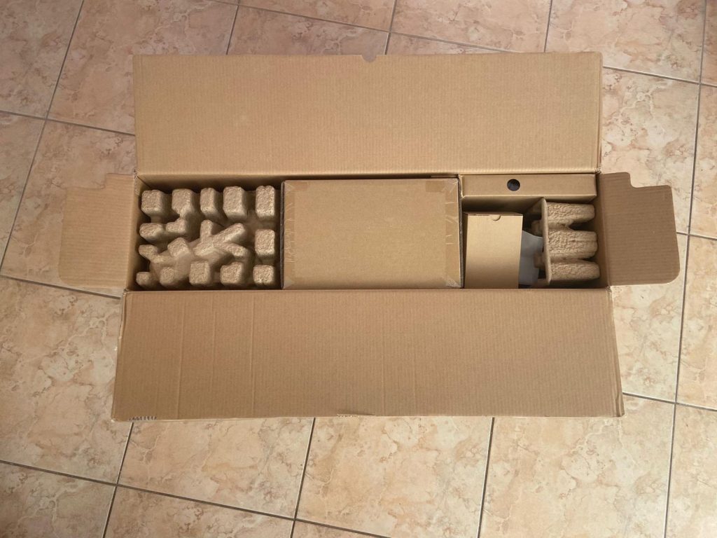 Verpackung des Leifheit Regulus Aqua PowerVac Pro 2.0 Saugwischers (2)