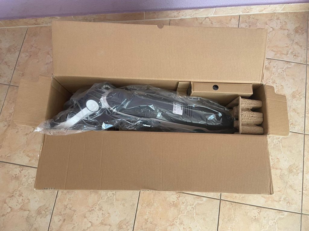 Verpackung des Leifheit Regulus Aqua PowerVac Pro 2.0 Saugwischers (3)