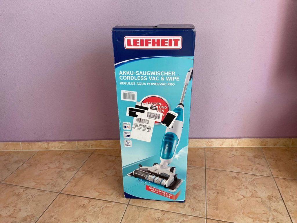 Verpackung des Leifheit Regulus Aqua PowerVac Pro 2.0 Saugwischers von hinten