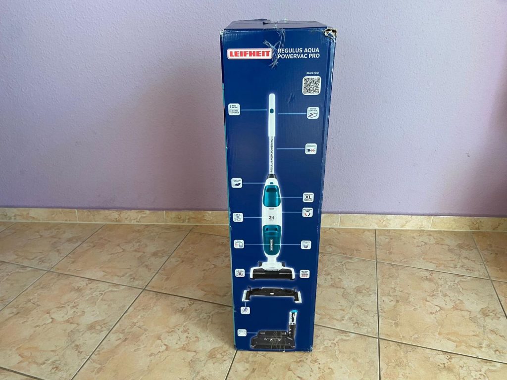 Verpackung des Leifheit Regulus Aqua PowerVac Pro 2.0 Saugwischers von rechts
