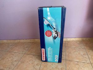 Verpackung des Leifheit Regulus Aqua PowerVac Pro 2.0 Saugwischers von vorne