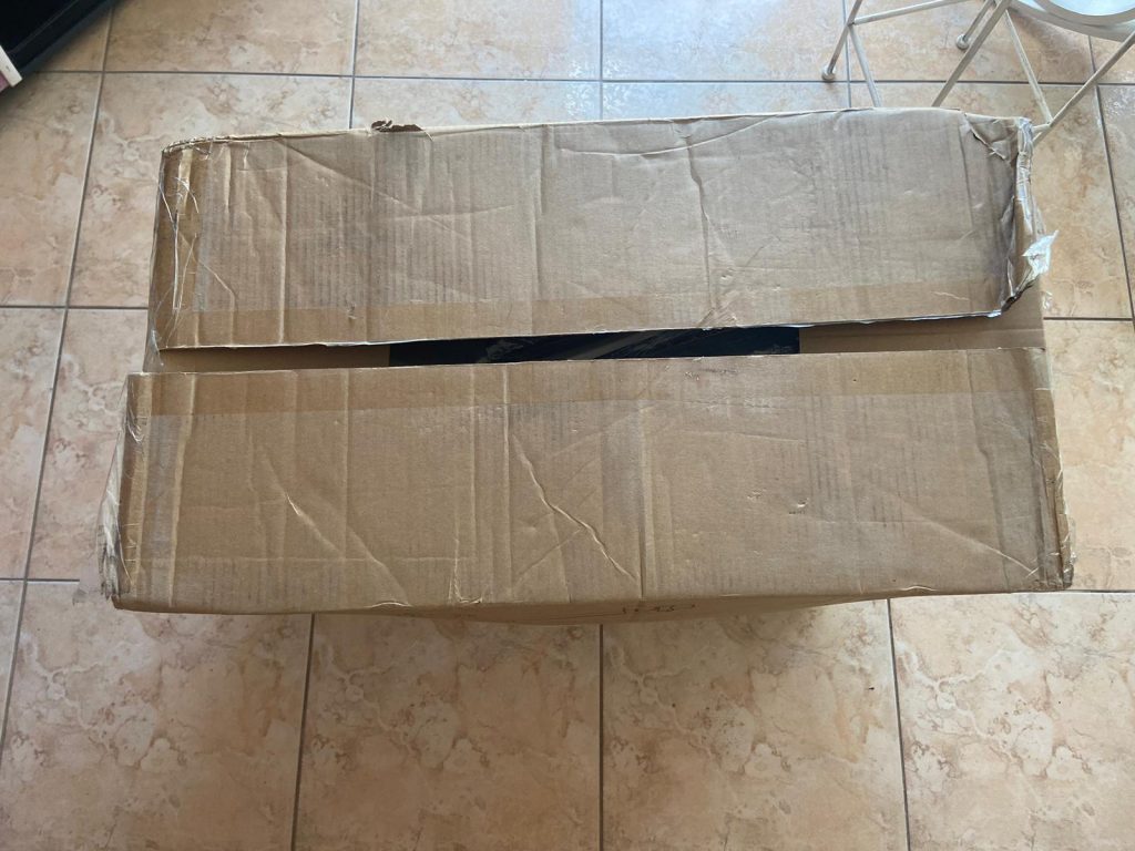 Verpackung des Ofinto Ergo Bürostuhls von oben