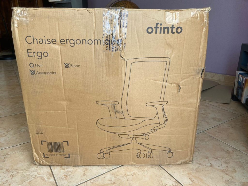 Verpackung des Ofinto Ergo Bürostuhls von vorne
