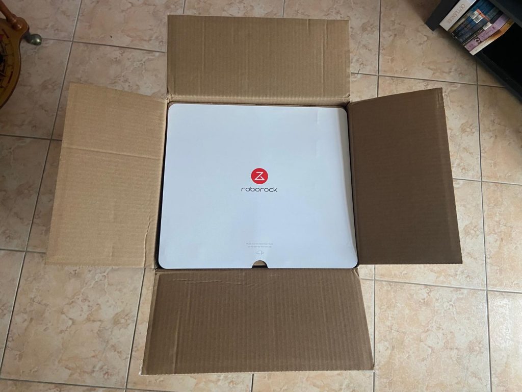 Verpackung des Roborock Flexi Pro Saugwischers von oben