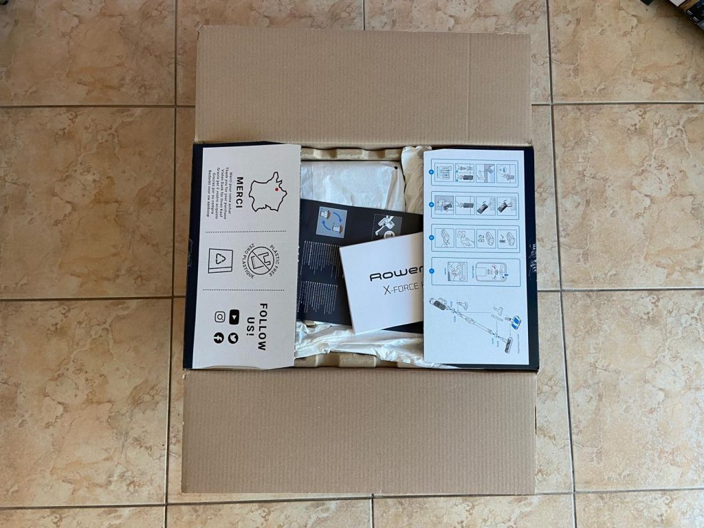Verpackung des Rowenta X-Force Flex 14.60 Aqua Saugwischers geöffnet