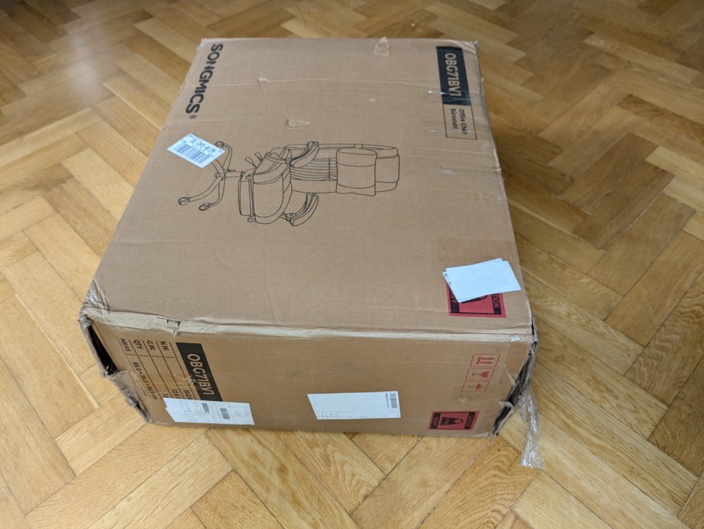 Verpackung des SONGMICS OBG71B Bürostuhls von links