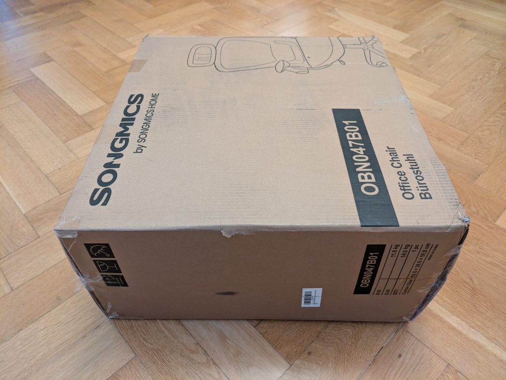 Verpackung des SONGMICS OBN047B01 Bürostuhls von links
