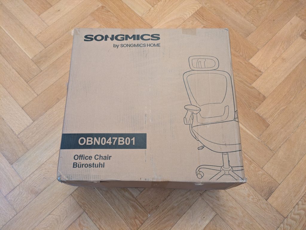 Verpackung des SONGMICS OBN047B01 Bürostuhls von vorne