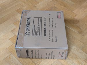 Verpackung des SixBros. H-298F2065 Bürostuhls von links