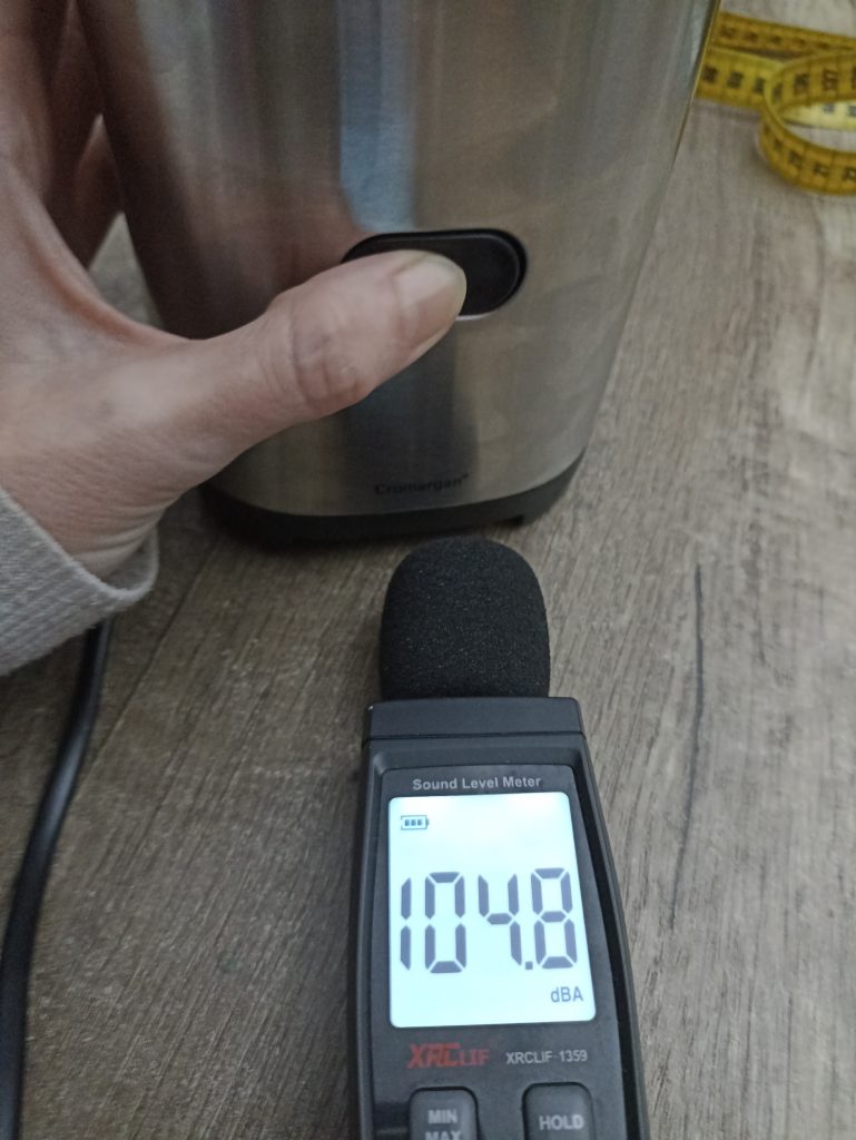 WMF Kult X Mix & Go Smoothie Mini Standmixer, Messen der Lautstärke in Dezibel