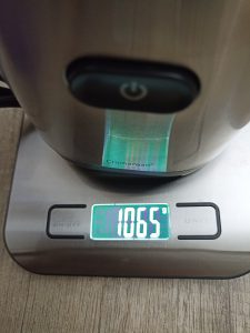 WMF Kult X Mix & Go Smoothie Mini Standmixer, Motorbasis auf der Waage