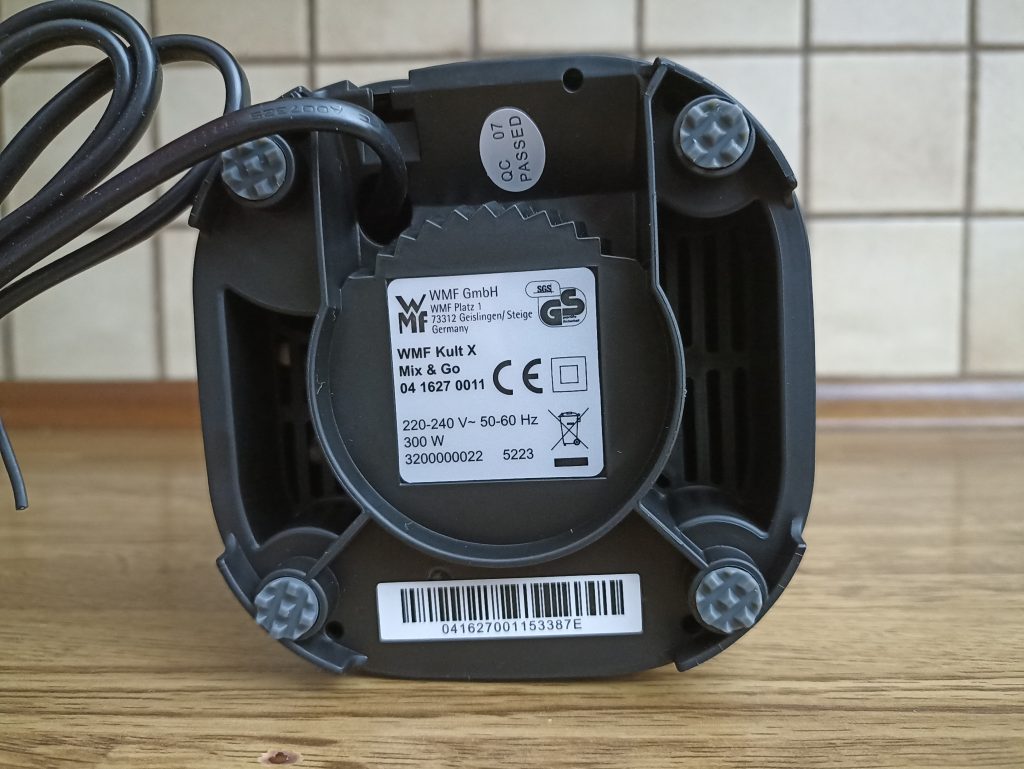 WMF Kult X Mix & Go Smoothie Mini Standmixer, Motorbasis von unten