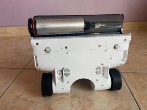 Walze des Roborock Flexi Pro Saugwischers von unten