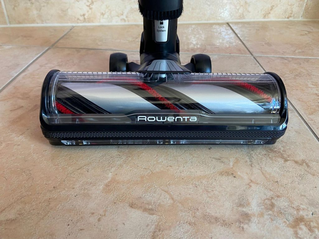 Walze des Rowenta X-Force Flex 14.60 Aqua Saugwischers von vorne