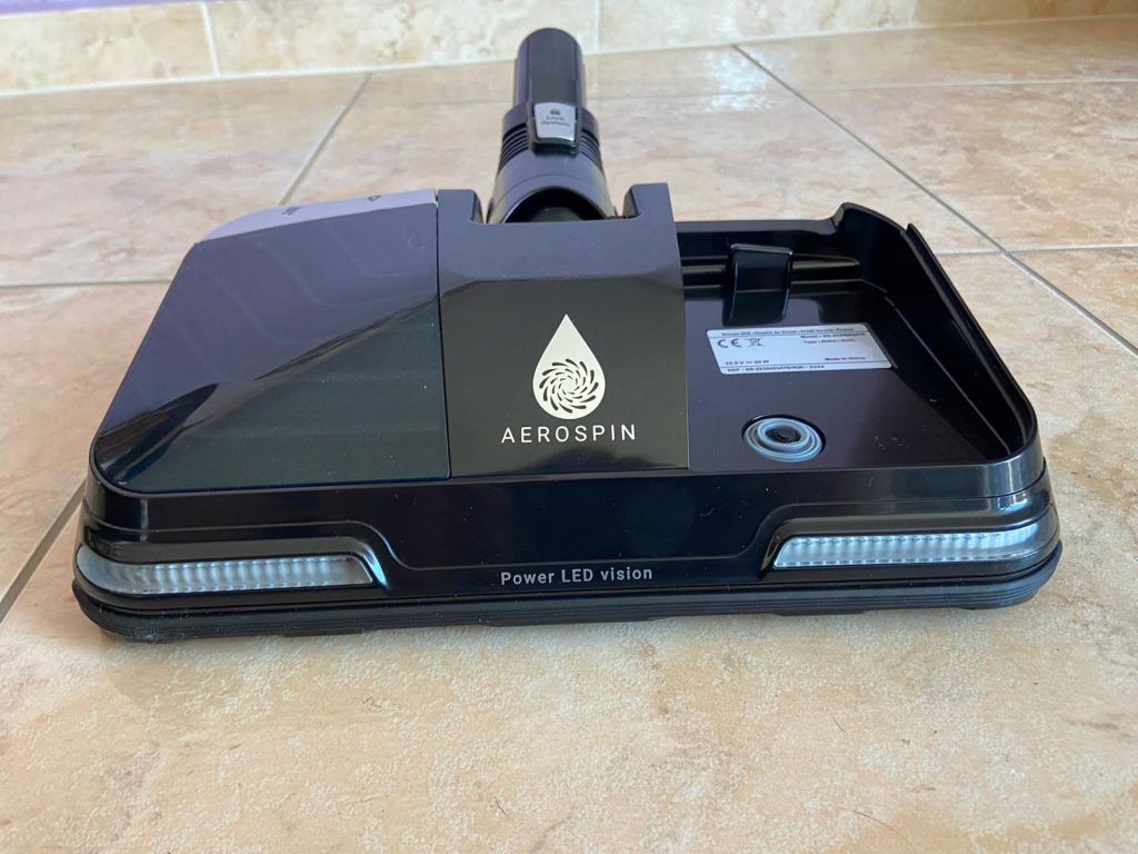 Wasseraufsatz des Rowenta X-Force Flex 14.60 Aqua Saugwischers von vorne