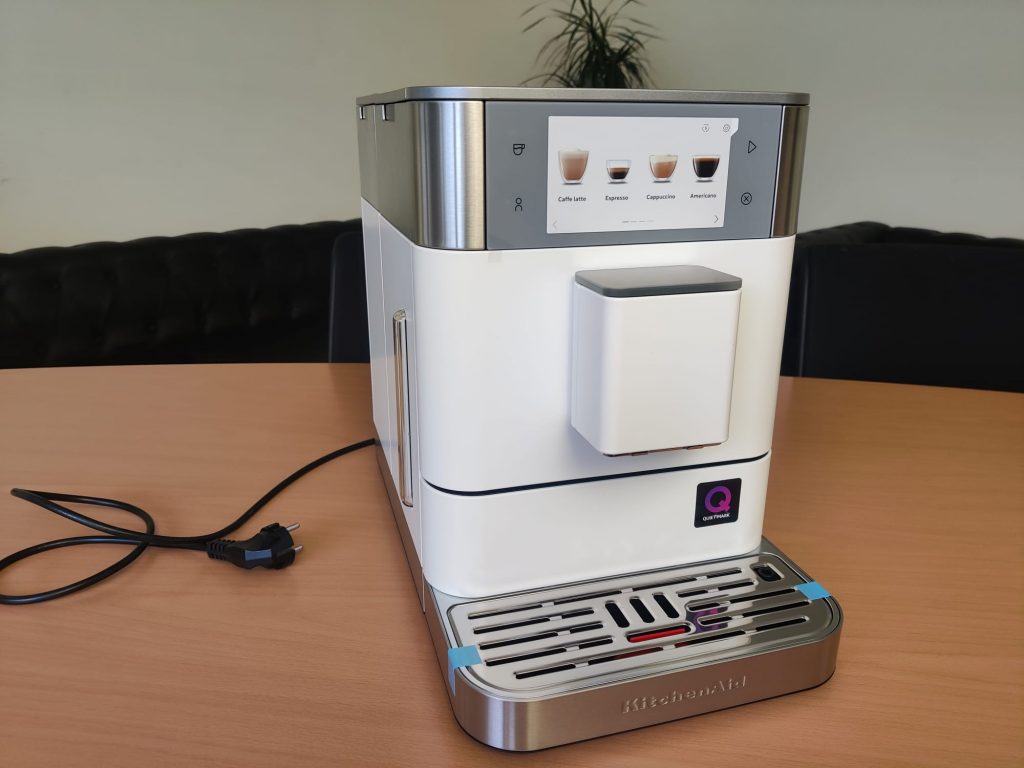 KitchenAid KF8 Kaffeevollautomat Vorderansicht