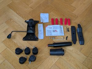 Zubehör des Robas Lund DX Racer 1.2 FD01 Bürostuhls ausgepackt