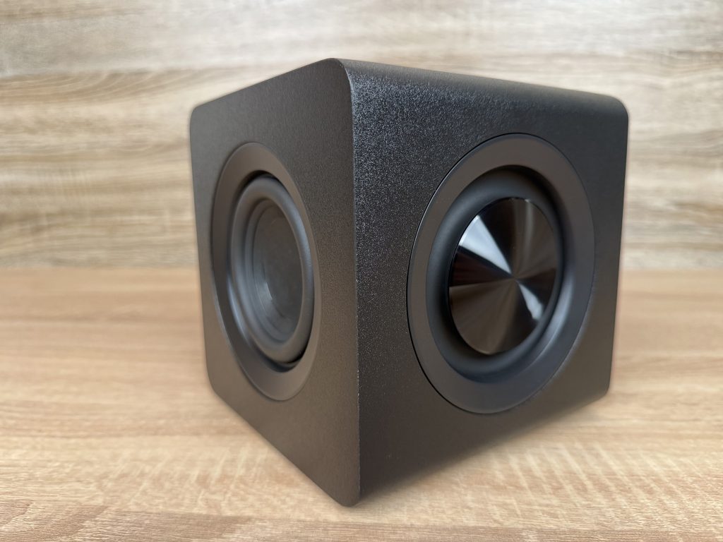 Creative Pebble X Plus PC-Lautsprecher Subwoofer Seite mit passiven Strahlern
