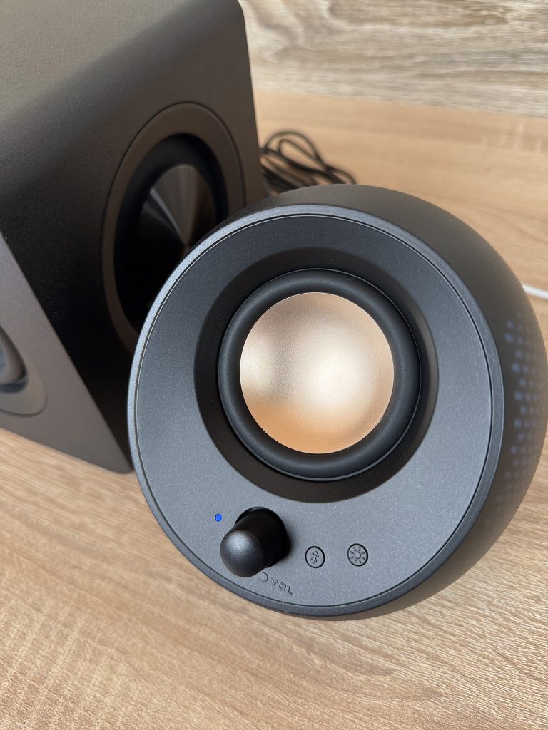 Creative Pebble X Plus PC-Lautsprecher Verbunden über Bluetooth