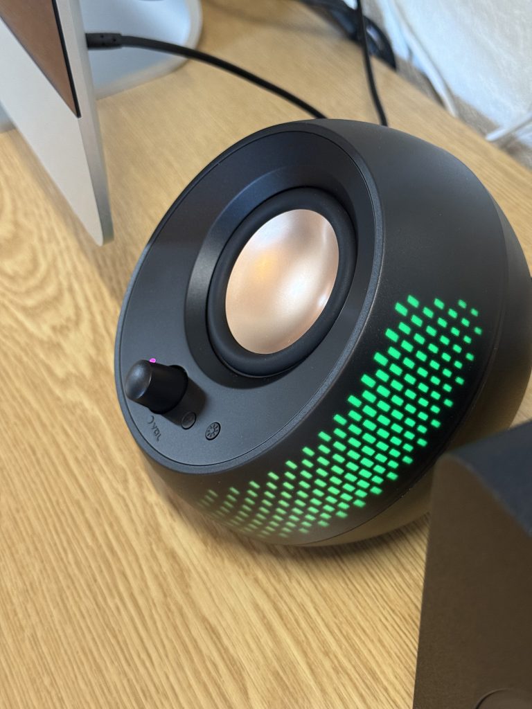 Creative Pebble X Plus PC-Lautsprecher RGB-Lichteffekt 2
