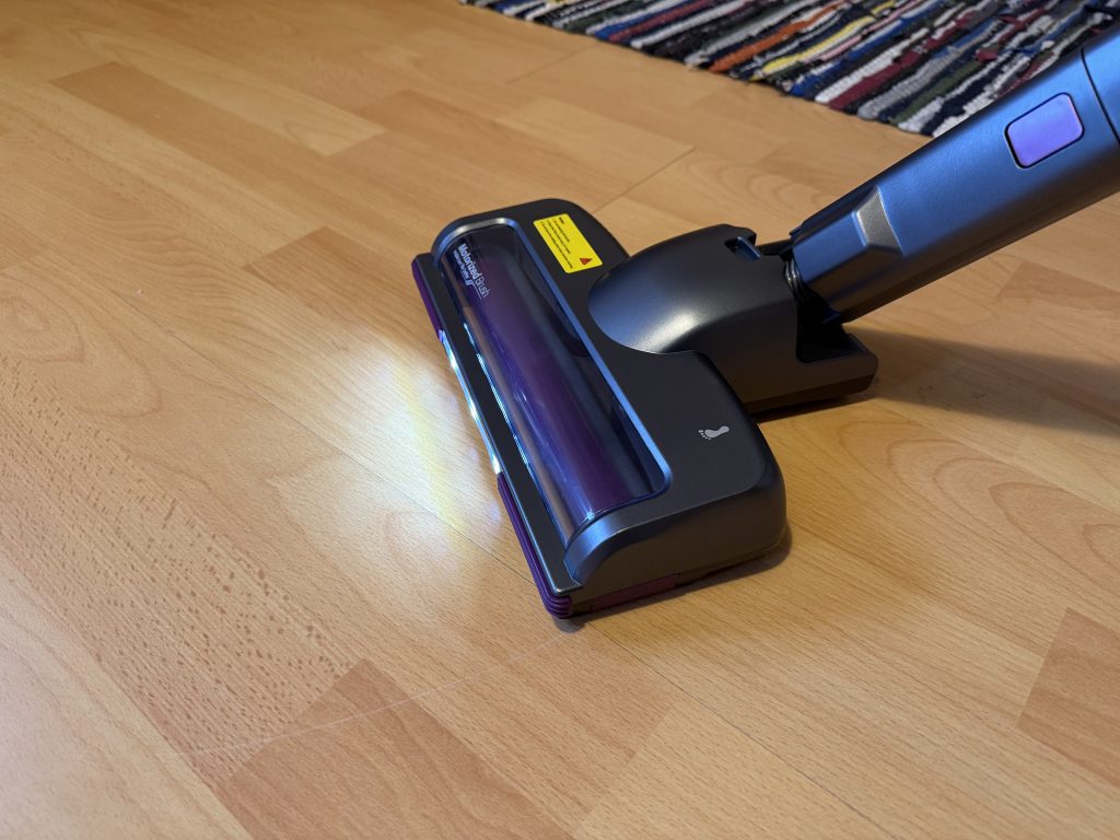 Lubluelu 25000Pa Modell 202 Akku-Staubsauger Detail beleuchtete Bodendsüe