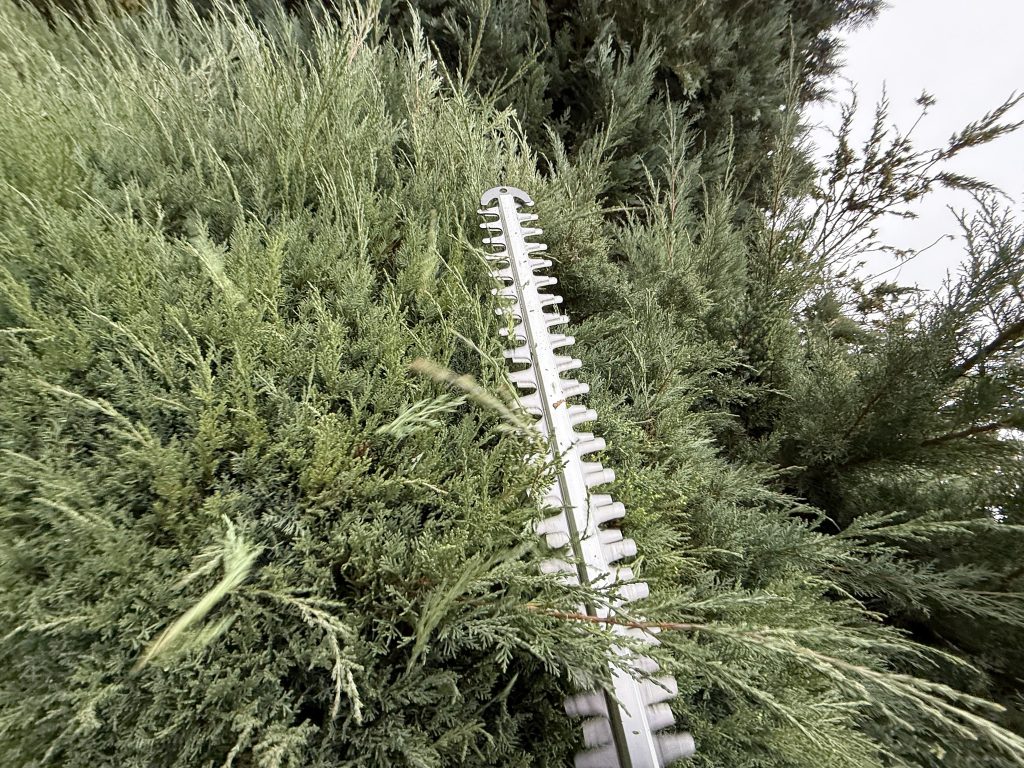 Litheli U20 U20HT00-OU110 Akku-Heckenschere beim Hecke schneiden 9