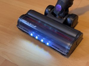 Vistefly V15s Max Akku-Staubsauger Detail Bodendüse Beleuchtung