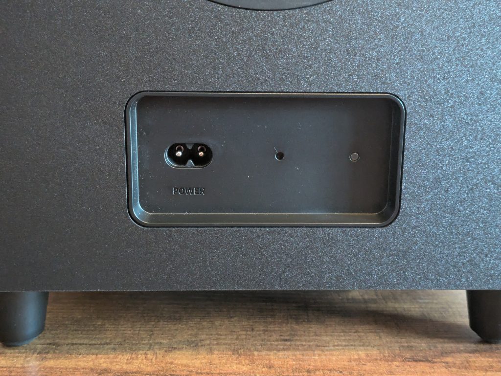 Anschluss des Subwoofers der Razer NOMMO V2 Pro PC-Lautsprecher
