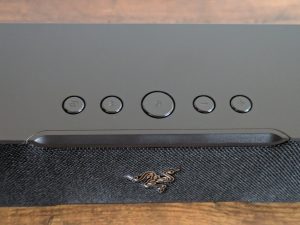 Bedienfeld der Razer Leviathan V2 X PC-Lautsprecher