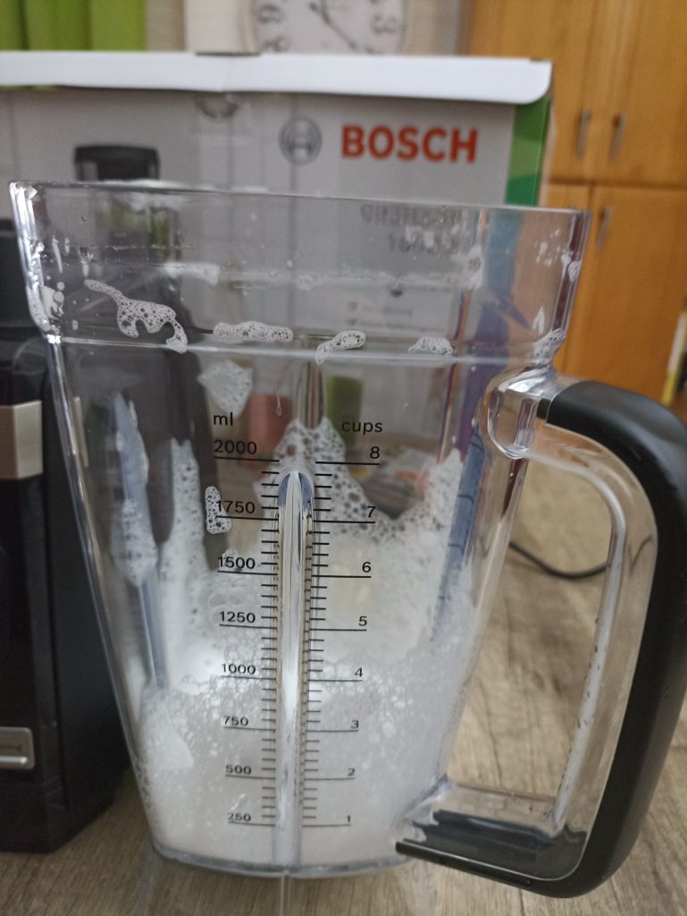 Bosch VitaBoost MMBH6P6BDE Standmixer, nach Reinigungsprogramm, vor dem Ausspülen
