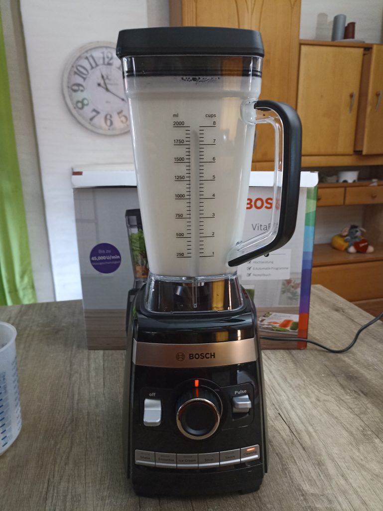 Bosch VitaBoost MMBH6P6BDE Standmixer, während automatischer Reinigung