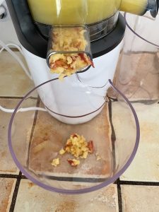 Bosch VitaExtract MESM500W Slow-Juicer Reste im Tresterkanal