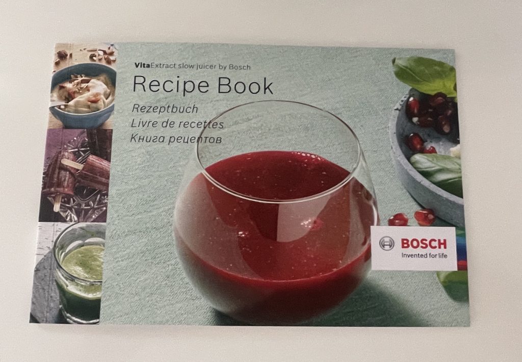 Bosch VitaExtract MESM500W Slow-Juicer Rezeptbuch von außen