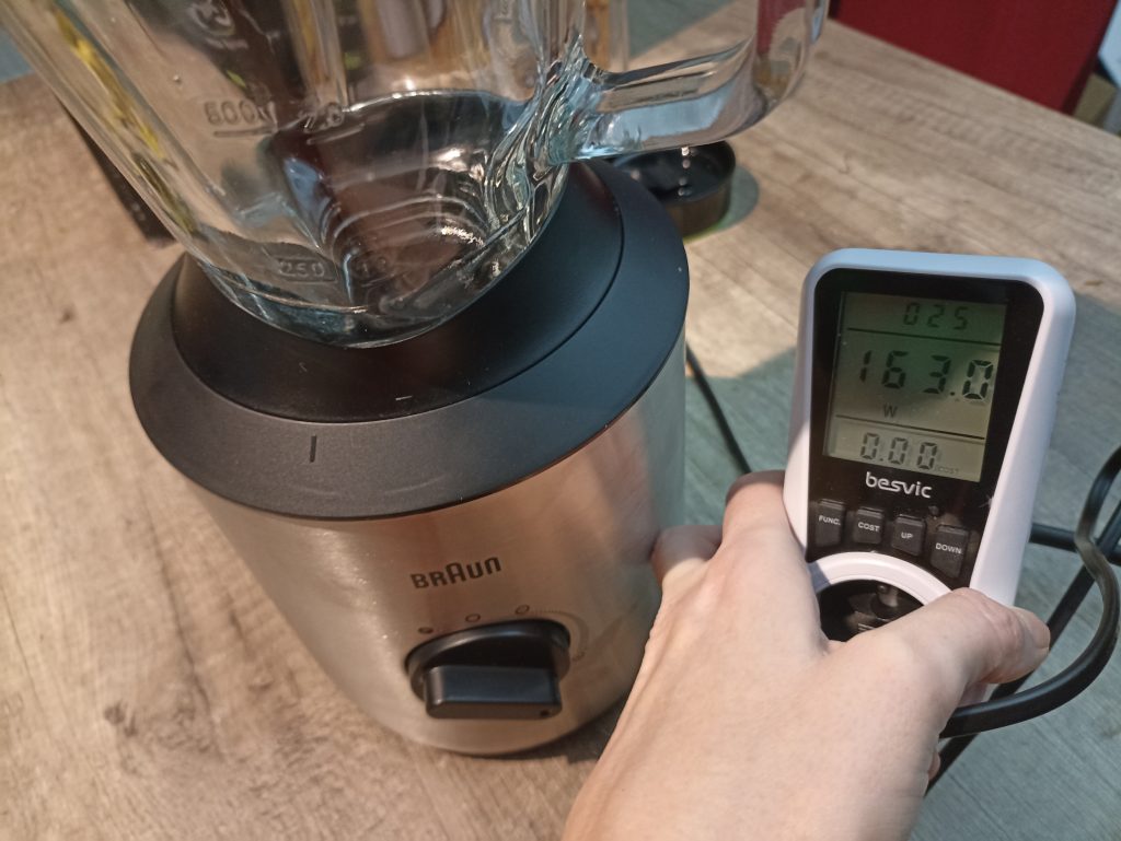 Braun Household PowerBlend 3 JB 3272 Standmixer, Messen der Leistung in Watt