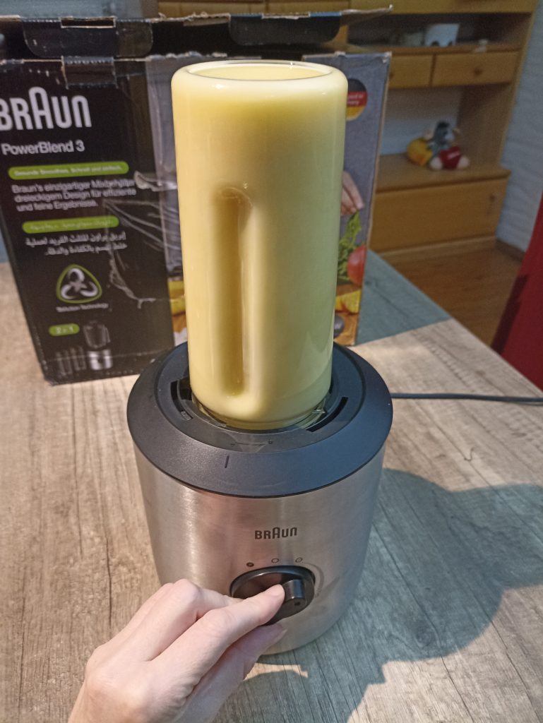 Braun Household PowerBlend 3 JB 3272 Standmixer, Smoothie zubereiten