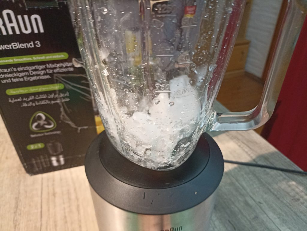 Braun Household PowerBlend 3 JB 3272 Standmixer, sechs Eiswürfel crushen
