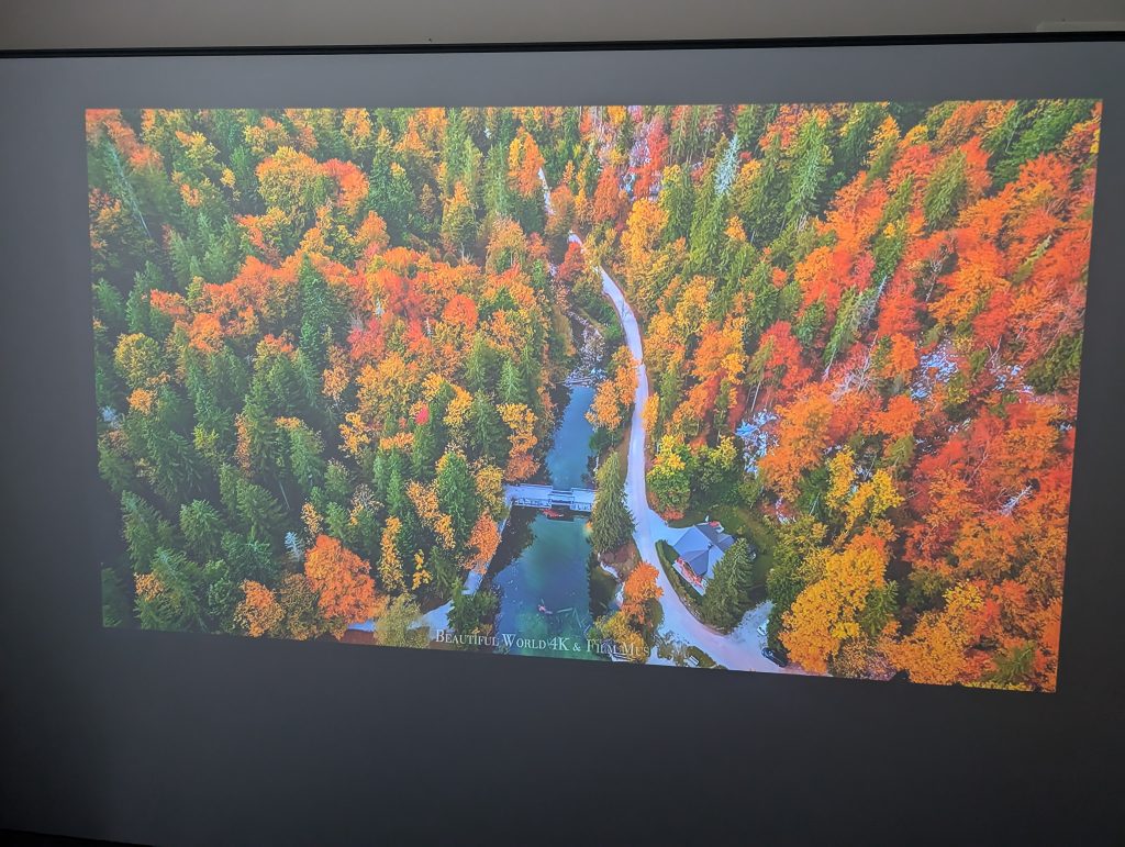 Epson EpicVision EF-22N Beamer Test (2)