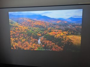 Epson EpicVision EF-22N Beamer im Test